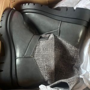 Boots, Scour Sherpa, Magnet, size 9